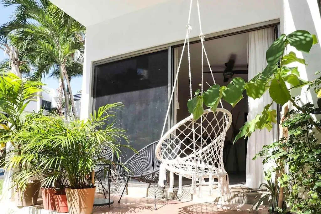 Lovely 2 Bdrm Condo In Gated Community & Pool View Playa del Carmen 0*,