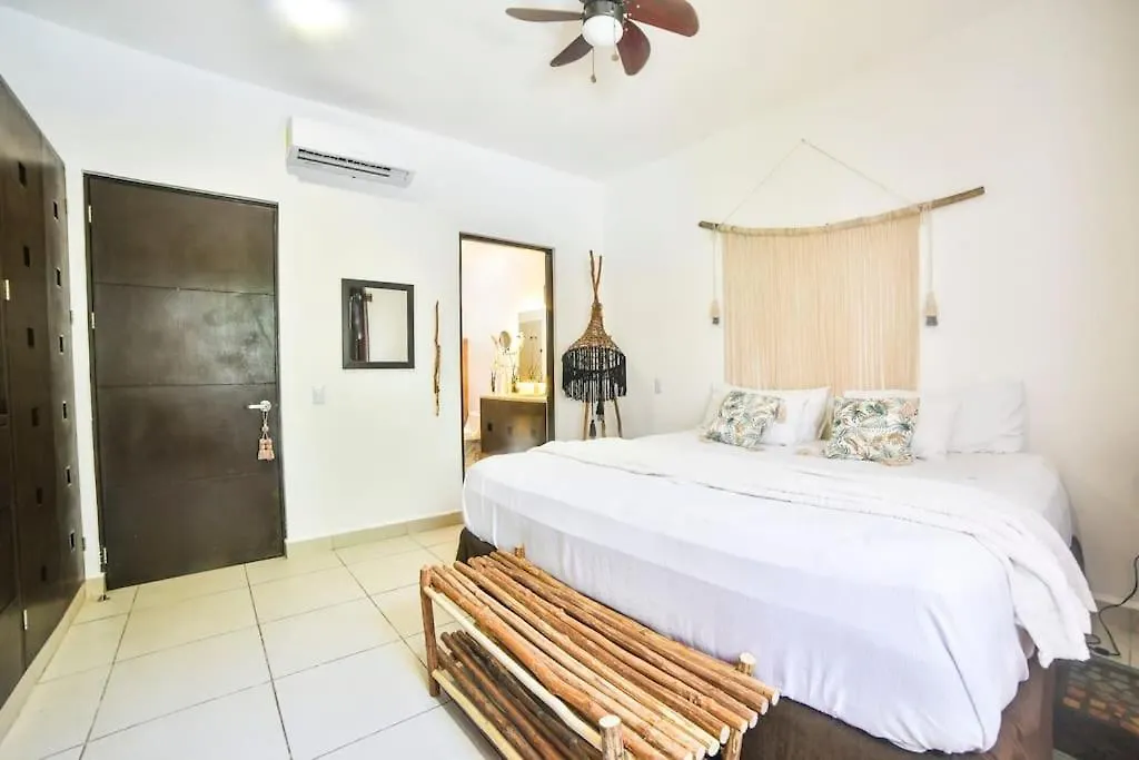 Apartment Lovely 2 Bdrm Condo In Gated Community & Pool View Playa del Carmen