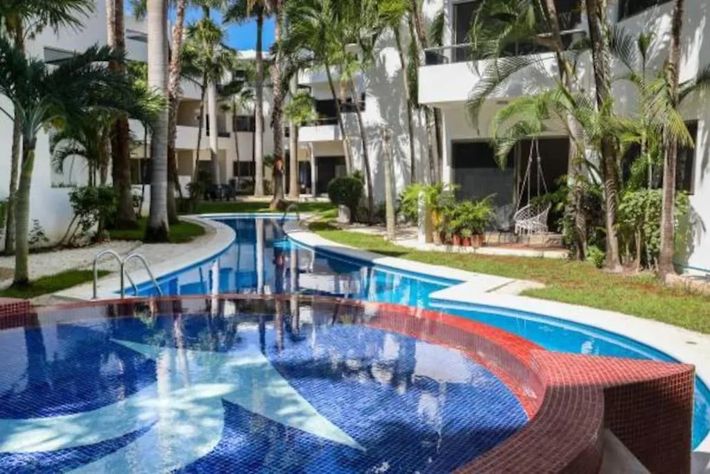 Lovely 2 Bdrm Condo In Gated Community & Pool View Playa del Carmen